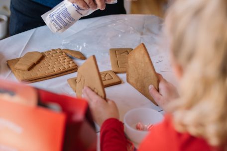 In diesem besonderen Advent erfolgt der Rückzug ins Private stärker denn je. Wenn nicht persönlich, so ist der Kontakt in der Familie vor allem digital zu halten. 