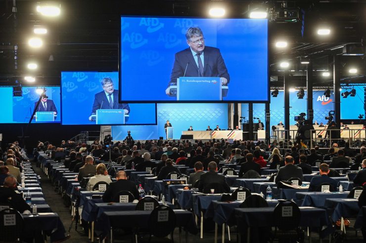 Rechtspopulisten / Meuthen liest seiner AfD die Leviten: Vorsitzender sorgt beim Parteitag für Eklat