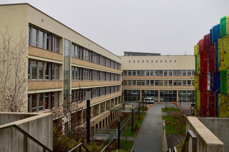 Neue Maßnahmen / Athenäum: Prüfungen auch an freien Nachmittagen möglich