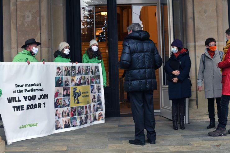 Chamber / Wenn Geld zweifelhaft riecht: Interpellation zu Pensions- und Zukunftsfonds