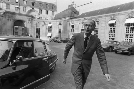 Val&eacute;ry Giscard d&rsquo;Estaing quittant Matignon en 1974