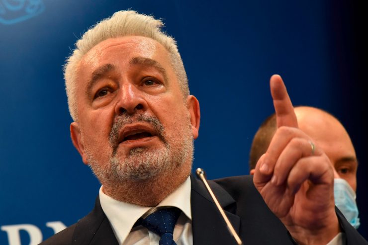 Montenegro / Neu-Premier Zdravko Krivokapic steht vor einem Berg von Problemen