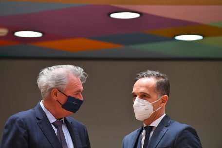 EU-Rat / Außenminister erlassen Rechtsrahmen zum Schutz der Menschenrechte nach Vorbild der USA