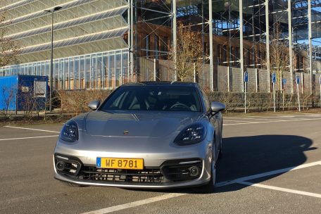 Porsche Panamera 4S E-Hybrid Sport Turismo / Wild Horses