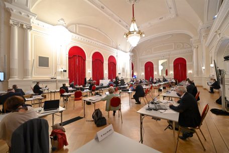 Parlament / Staatliche Hilfen für Unternehmen im Teil-Shutdown gebilligt