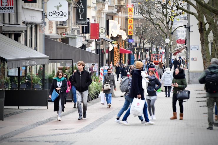 Coronakrise / Verkaufsoffene Sonntage und brummendes Weihnachtsgeschäft trotz Pandemie 