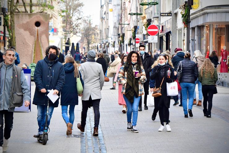 Kommentar / Absurde Weihnachtszeit: Wenn beim Shopping die Vernunft aussetzt