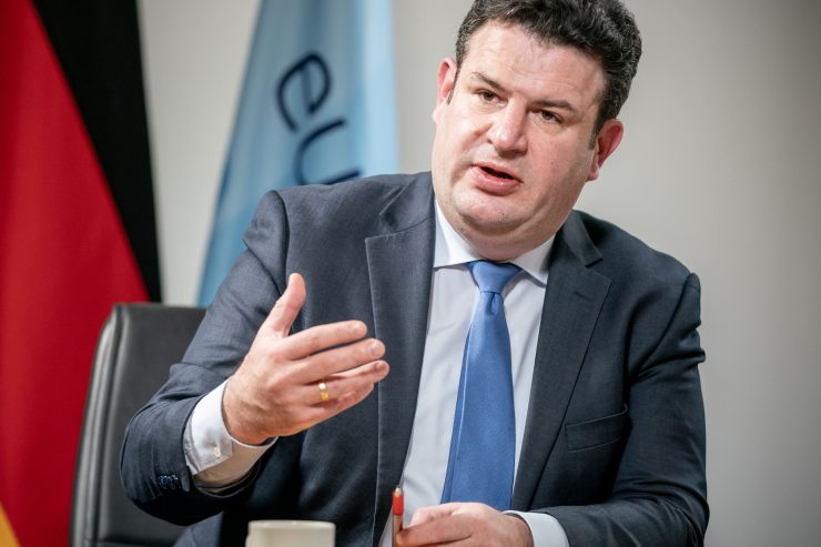 Interview / Deutschlands Arbeitsminister Heil sieht Kampf um Jobs als größte Herausforderung in der Corona-Krise