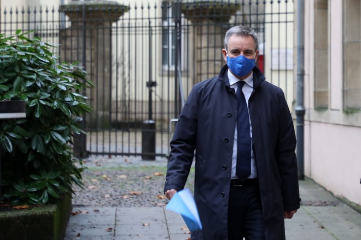 Lockdown nach Weihnachten / Meisch setzt auf Distanzunterricht, PCR-Tests und CO2-Ampeln