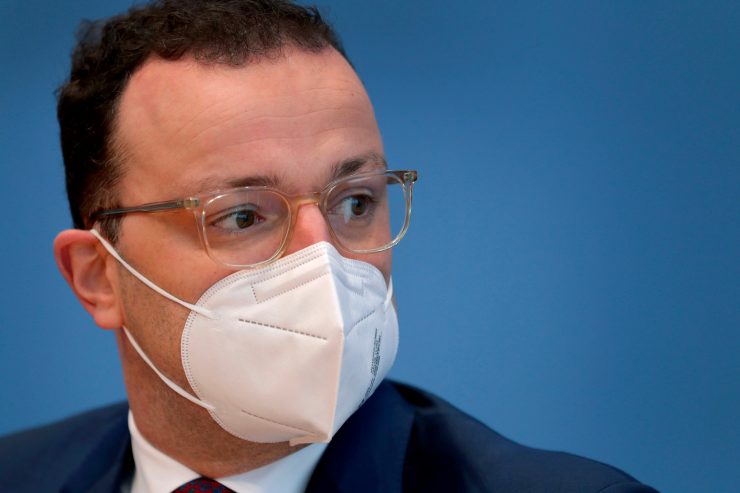 Deutschland / Gesundheitsminister Spahn bittet um Geduld beim Impfen