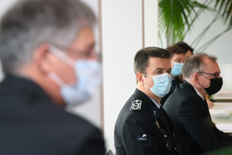 Gesetzesprojekt auf Instanzenweg / Polizei-Datenbank: Minister versprechen mehr Transparenz und Kontrolle