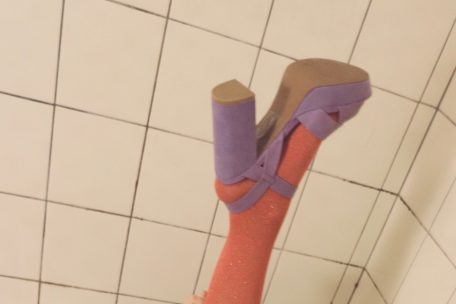 Sarah Baltzinger explore un espace restrictif de la „Banannefabrik“