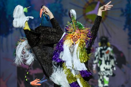 Seine Mode ist Teil eines k&uuml;nstlerischen Forschungsprojekts, verr&auml;t Designer Tom Van Der Borght