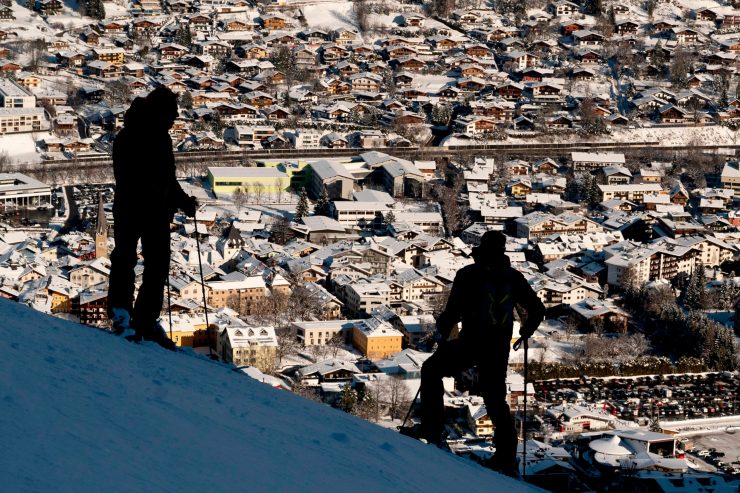 Corona / In Österreich drängen sich Lokalpolitiker im Rennen um knappe Covid-Impfung vor