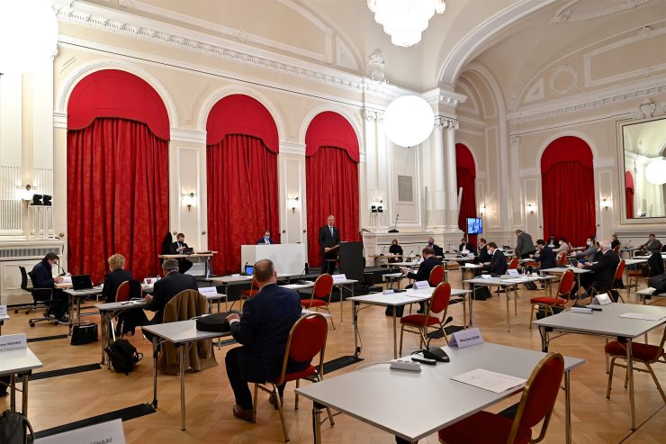 Parlament / Horeca-Hilfen und Schlichtungsprozedur stehen im Mittelpunkt der Diskussionen