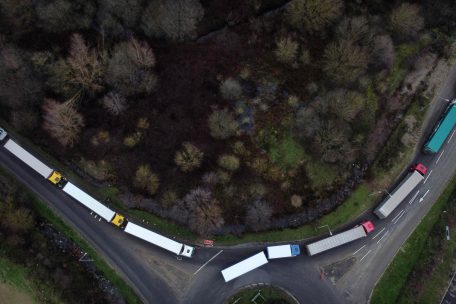 Brexit von oben: Lkw-Staus wegen mehr B&uuml;rokratie