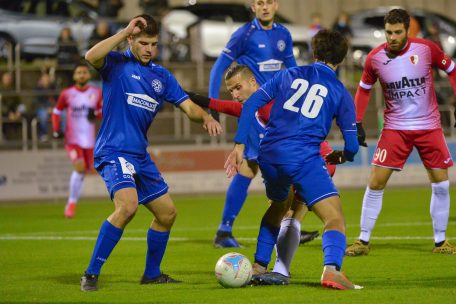 Fußball in der Pandemie / In den unteren Divisionen hat man die Hoffnung noch nicht aufgegeben