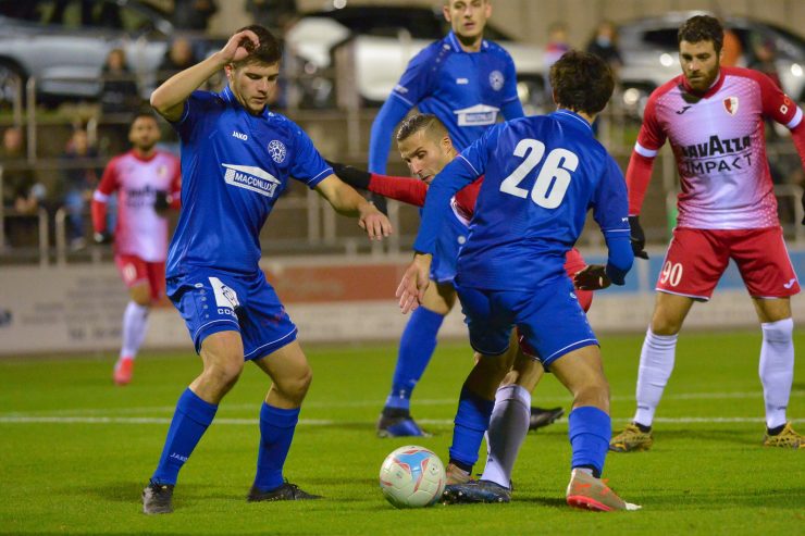 Fußball in der Pandemie / In den unteren Divisionen hat man die Hoffnung noch nicht aufgegeben