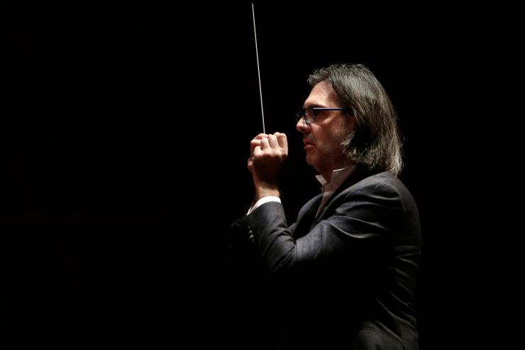 Alain spannt den Bogen / Haydn und Dvořák im Retro-Look