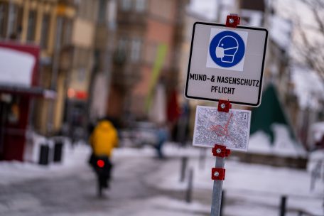 Coronavirus / Deutschlands 7-Tage-Inzidenz erstmals seit Oktober wieder unter 100