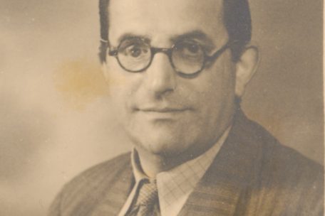 Richard Hellmann um 1939. Im Ersten Weltkrieg verlor Hellmann sein rechtes Auge. Am 30.9.1944 wurde er in Auschwitz durch Gas ermordet.