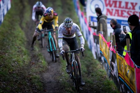 Cyclocross-WM / Große Spannung vor dem Showdown zwischen Mathieu van der Poel und Wout van Aert 