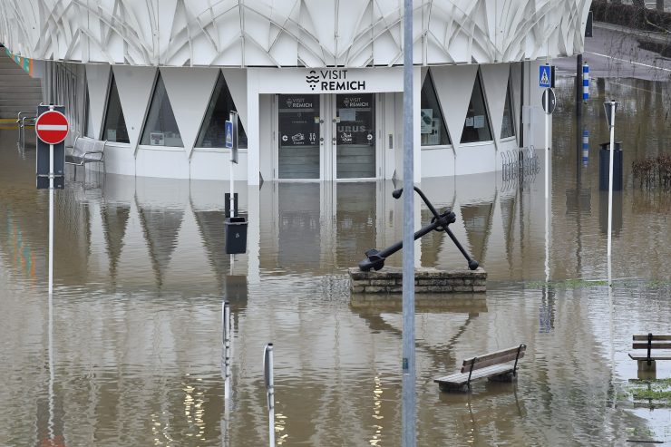 Straßensperrungen / Mosel sorgt für leichte Überschwemmungen am Sonntag in Luxemburg