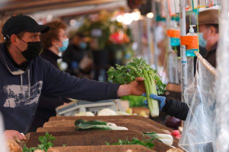France / Macron renonce (peut-être provisoirement) au reconfinement