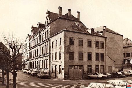 Die frühere Tabakmanufaktur Ch. Fixmer aus Ettelbrück schloss 1968 für immer ihre Türen. Sieben Jahre später machte das Gebäude einem Geschäftshaus Platz.