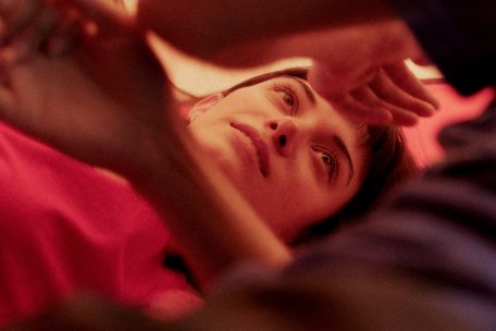 &bdquo;Friends and Strangers&ldquo;