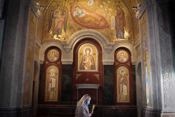 Serbien / Hoffnungsträger und Feindbild: Der serbisch-orthodoxe Bischof Grigorije erhält Todesdrohungen