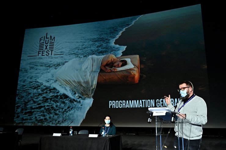 LuxFilmFest / Trying to keep their head above water