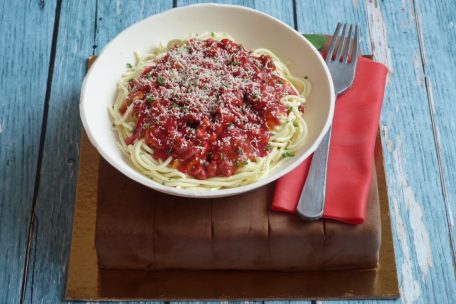 Auch die Gabel ist essbar: t&auml;uschend echte Spaghetti&nbsp;