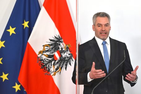 Ramponiert das Law-and-order-Image: Innenminister Karl Nehammer