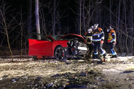Zwei Fahrezuge verunfallten am Sonntag zwischen Waldhaff und Gonderingen