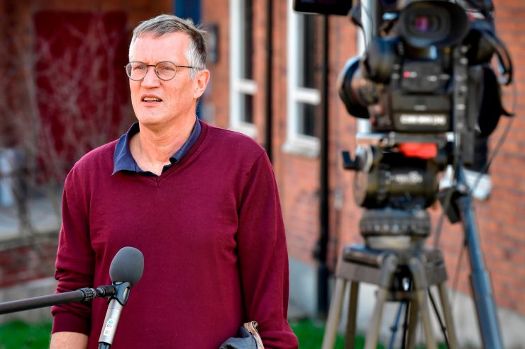 Schweden / Der Streit zwischen Befürwortern und Gegnern des Corona-Sonderweges wird schärfer