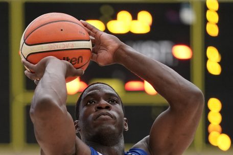 Der Ettelbrücker Profi Henry Pwono erzielte in den bisher ausgetragenen fünf Partien im Schnitt 30,4 Punkte