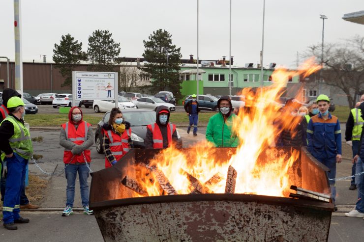 Blockade-Aktion bei Eurofoil / 16 Grad in den Büros und vier Unfälle in einer Woche
