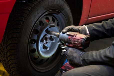 CO₂-Emissionen / Autohersteller müssen seit Januar realen Verbrauch von Neuwagen der EU melden