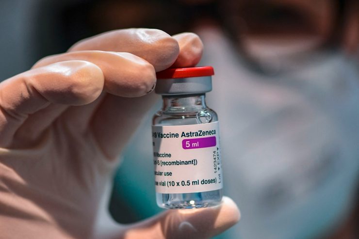 Wegen Ausfuhrverbot in den USA / AstraZeneca schraubt Lieferungen an EU weiter herunter