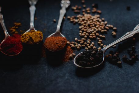 Die Zutaten für die Gewürzmischung Garam Masala