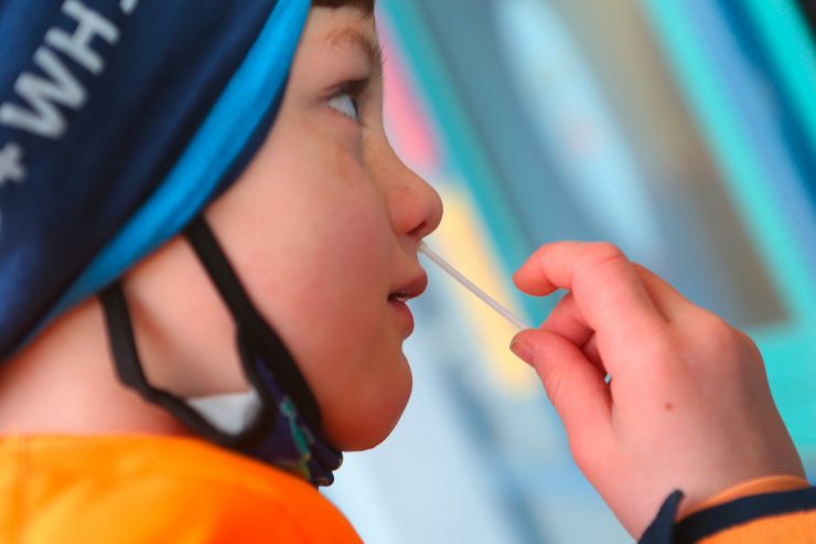 Pandemie und Bildung / Ab Mittwoch kommen Schnelltests in die Schulen Luxemburgs