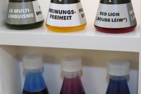 Demokratie im Labor  / Als Forscher mit Notizblock und Stift in der Abtei Neimënster unterwegs  