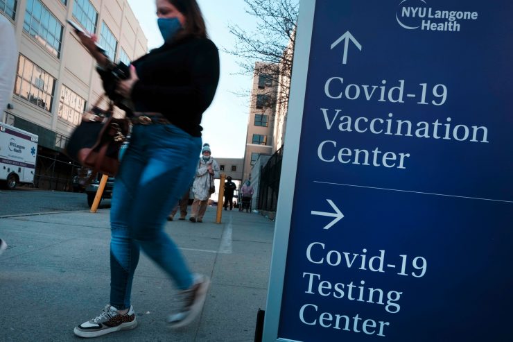 USA / Laut Biden fast alle erwachsenen Amerikaner in drei Wochen impfberechtigt