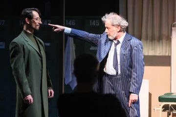 Inszenierung / „The Hothouse“ im „Grand Théâtre“ – das Universum Pinters als Panoptikum