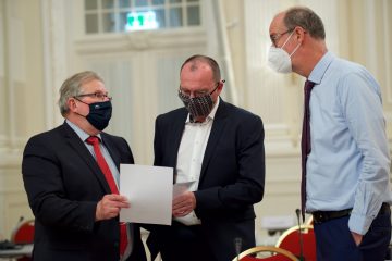 Analyse / Zwei Motionen, eine Debatte und null Erkenntnisse: Aufklärung der Corona-Cluster verkommt zum politischen Ränkespiel