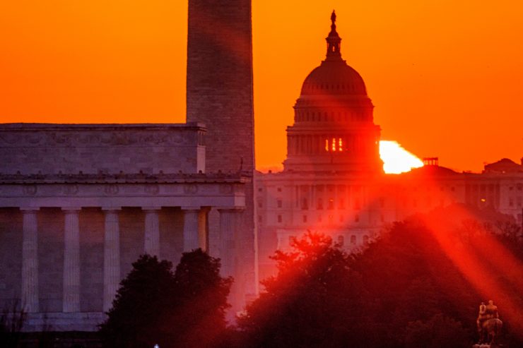 Parlament / Flaggen auf halbmast in den USA: Angreifer tötet Polizist am Kapitol