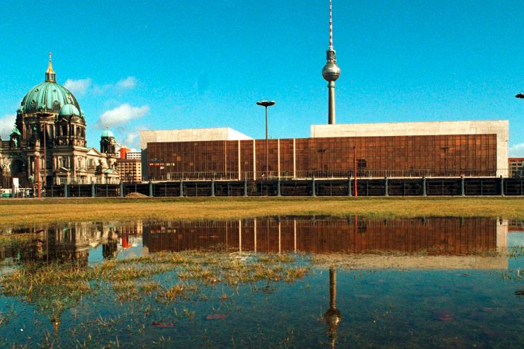 Architektur / „Ein Erlebnis für sich“ –  Palast der Republik öffnete vor 45 Jahren 