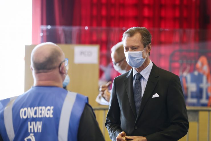 Corona-Pandemie / Großherzogliches Paar wurde im Impfzentrum auf dem Limpertsberg geimpft