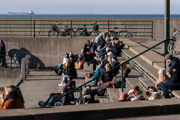 Corona / Hart getroffenes Schweden hofft auf den Impfeffekt – doch zuerst kommt die Walpurgisnacht